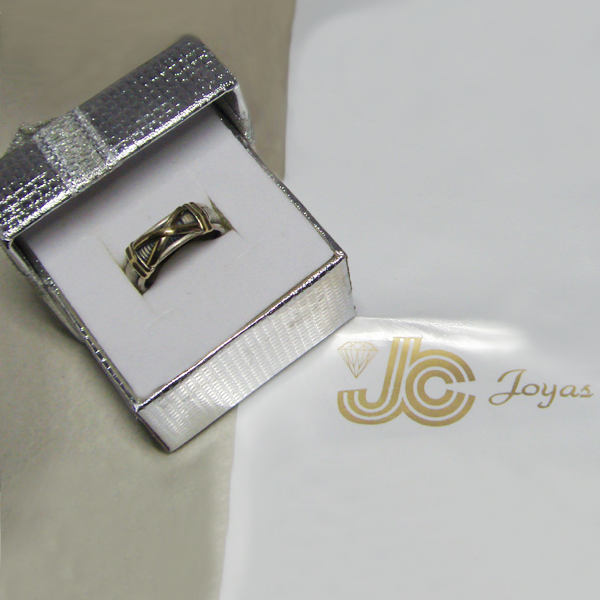 (r1166)Silver ring with gold appliques.